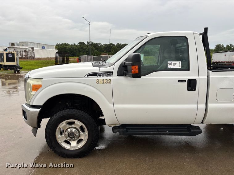 image for item FG0489 2016 Ford F250 Super Duty XLT pickup truck
