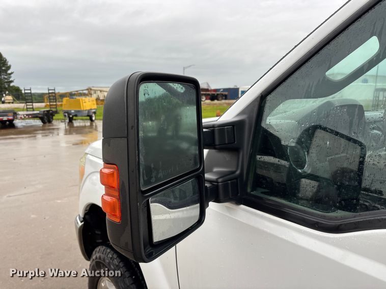 image for item FG0489 2016 Ford F250 Super Duty XLT pickup truck