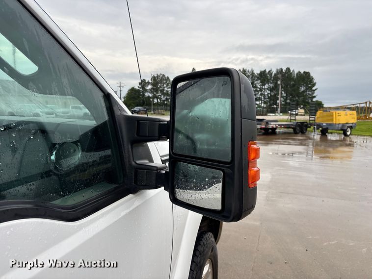 image for item FG0489 2016 Ford F250 Super Duty XLT pickup truck