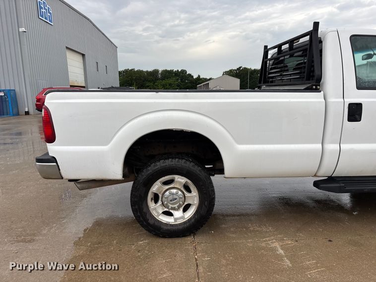 image for item FG0489 2016 Ford F250 Super Duty XLT pickup truck