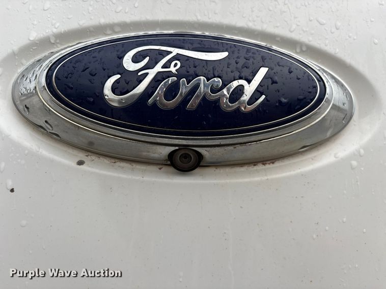 image for item FG0489 2016 Ford F250 Super Duty XLT pickup truck