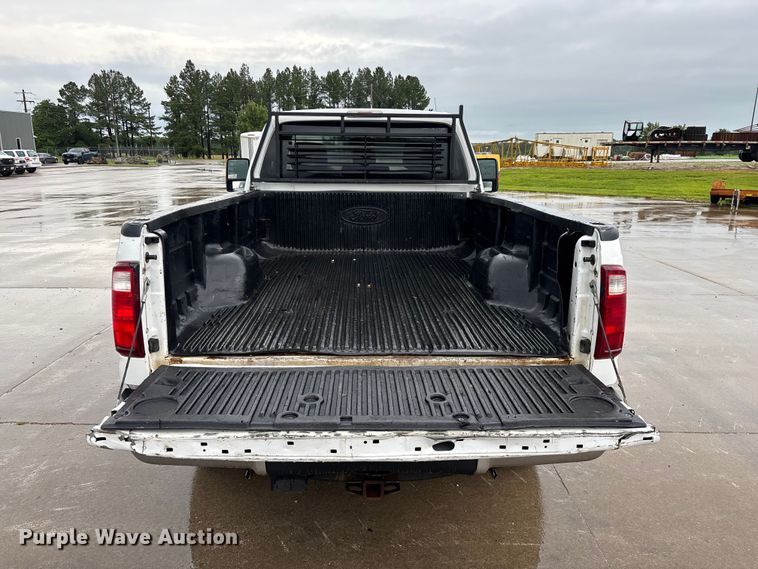 image for item FG0489 2016 Ford F250 Super Duty XLT pickup truck