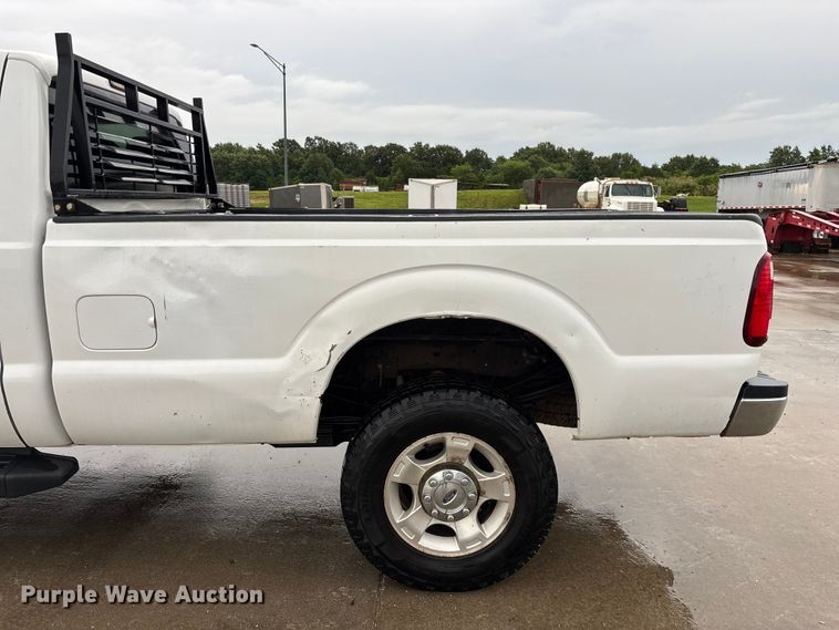 image for item FG0489 2016 Ford F250 Super Duty XLT pickup truck