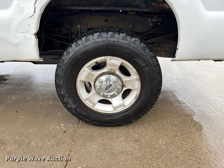 image for item FG0489 2016 Ford F250 Super Duty XLT pickup truck