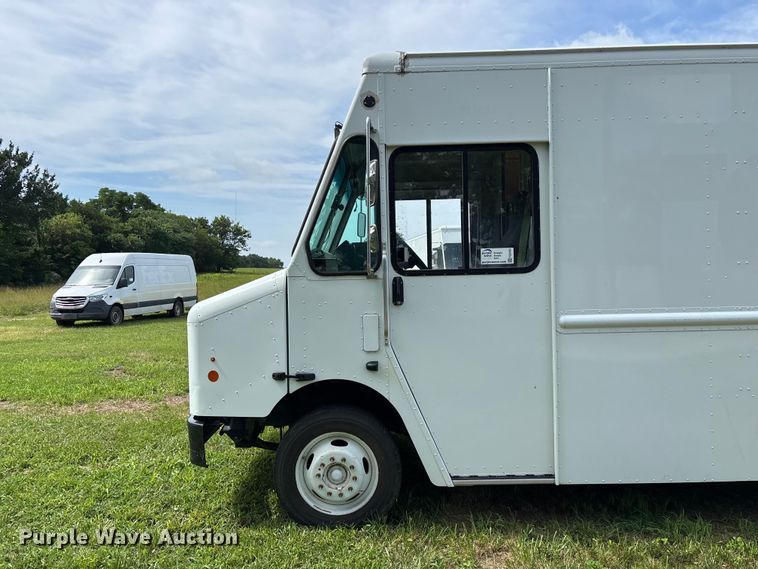 image for item FG0493 2016 Ford Commercial Chassis delivery truck