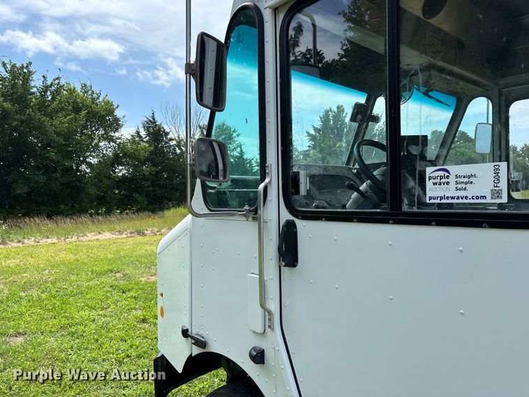 image for item FG0493 2016 Ford Commercial Chassis delivery truck