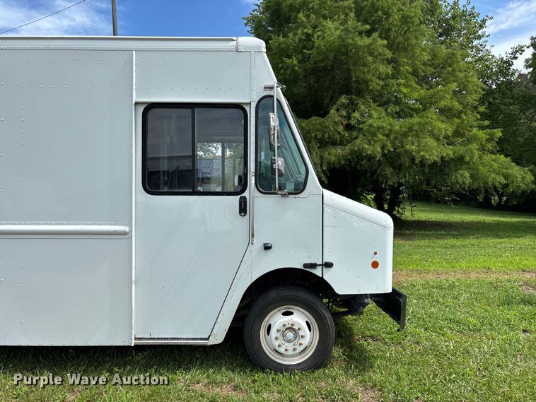 image for item FG0493 2016 Ford Commercial Chassis delivery truck
