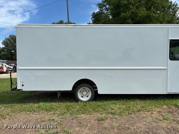 image for item FG0493 2016 Ford Commercial Chassis delivery truck