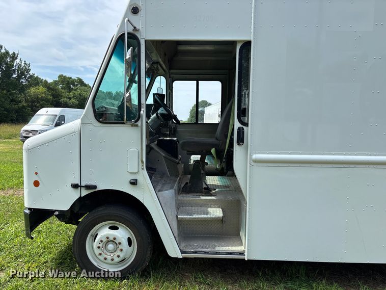 image for item FG0493 2016 Ford Commercial Chassis delivery truck