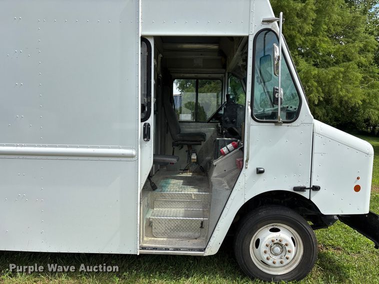image for item FG0493 2016 Ford Commercial Chassis delivery truck