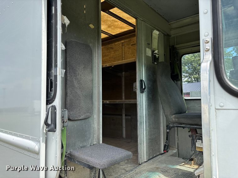 image for item FG0493 2016 Ford Commercial Chassis delivery truck