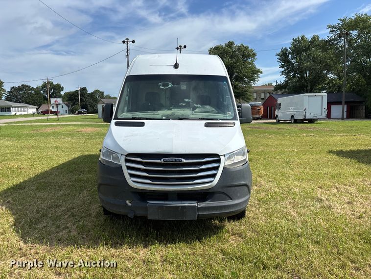 image for item FG0494 2019 Freightliner Sprinter 2500 van