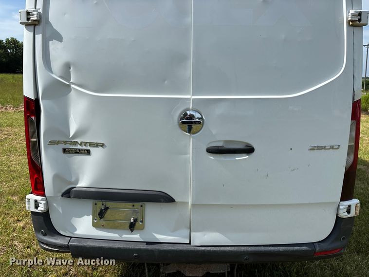 image for item FG0494 2019 Freightliner Sprinter 2500 van