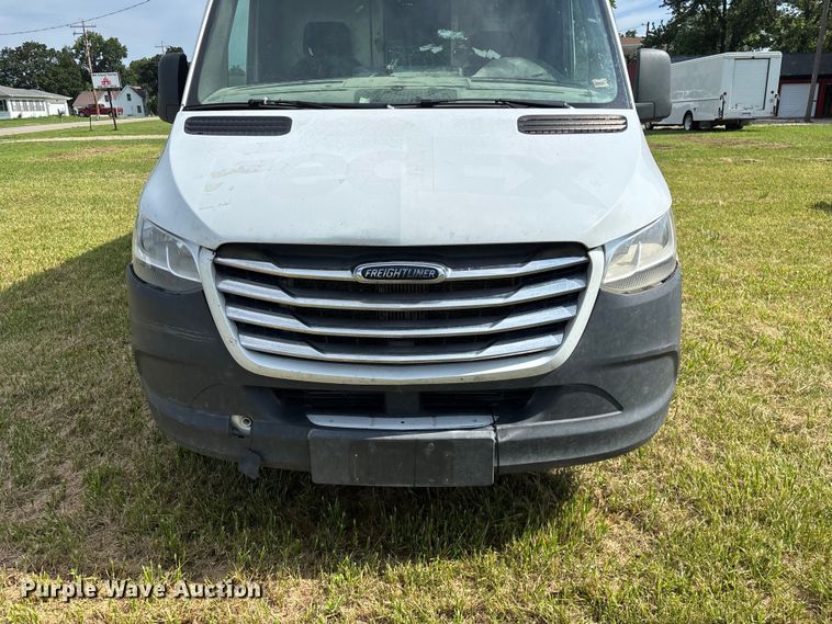 image for item FG0494 2019 Freightliner Sprinter 2500 van