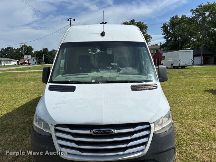 image for item FG0494 2019 Freightliner Sprinter 2500 van