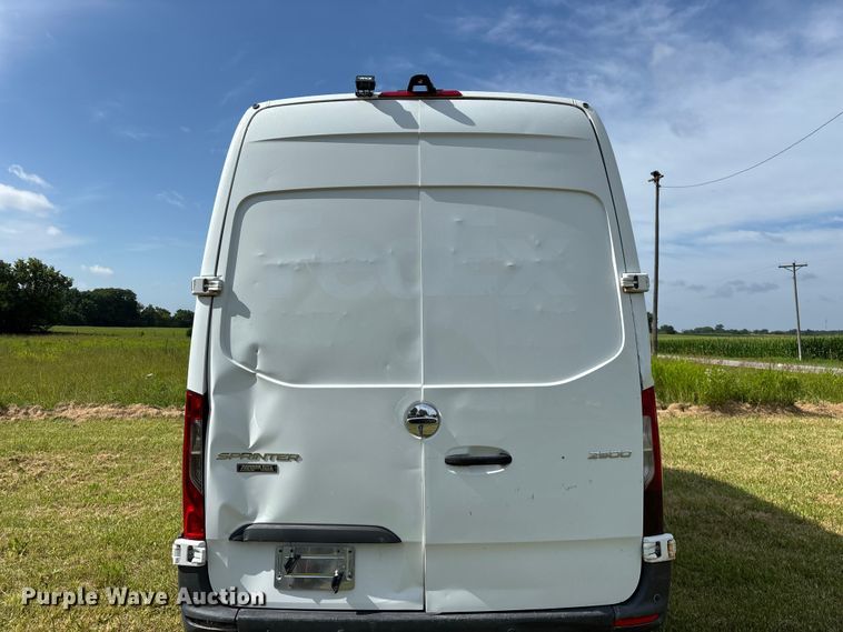 image for item FG0494 2019 Freightliner Sprinter 2500 van