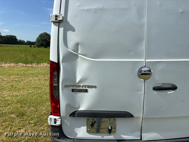 image for item FG0494 2019 Freightliner Sprinter 2500 van