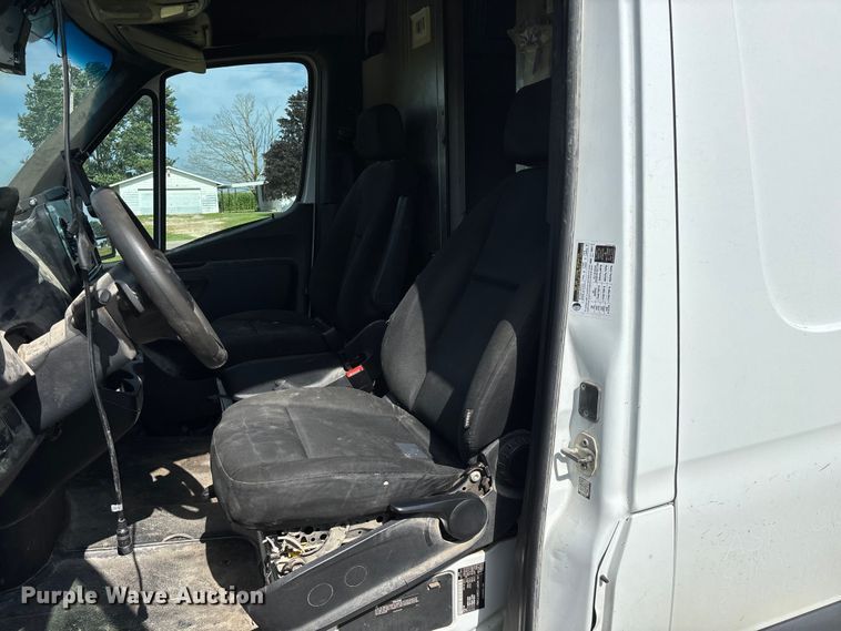 image for item FG0494 2019 Freightliner Sprinter 2500 van