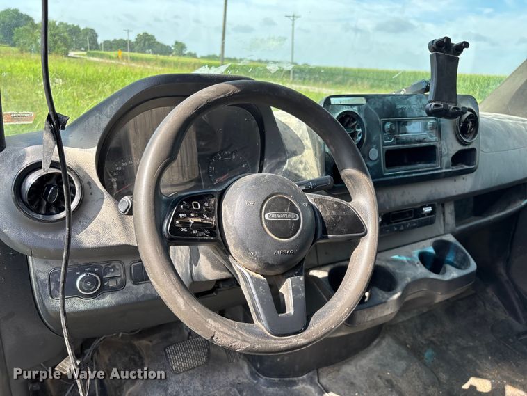 image for item FG0494 2019 Freightliner Sprinter 2500 van