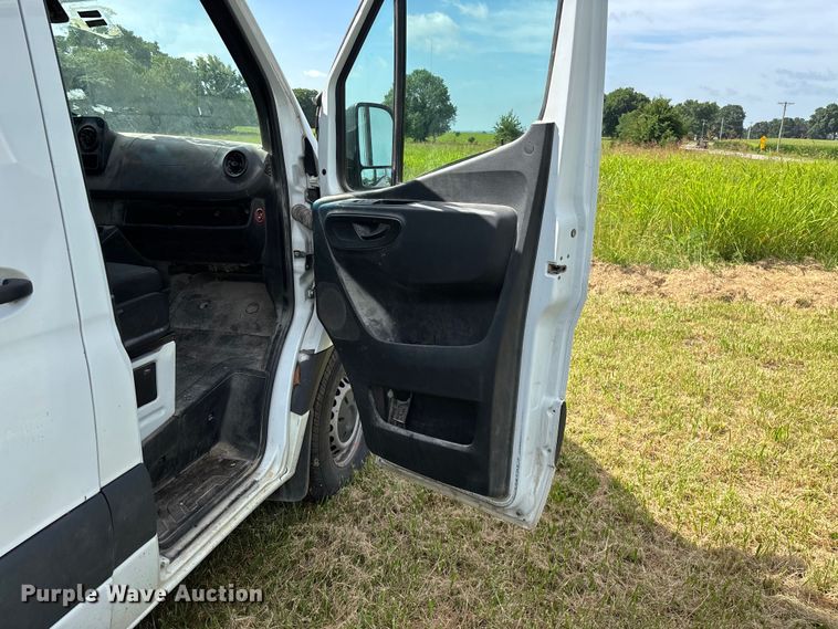 image for item FG0494 2019 Freightliner Sprinter 2500 van