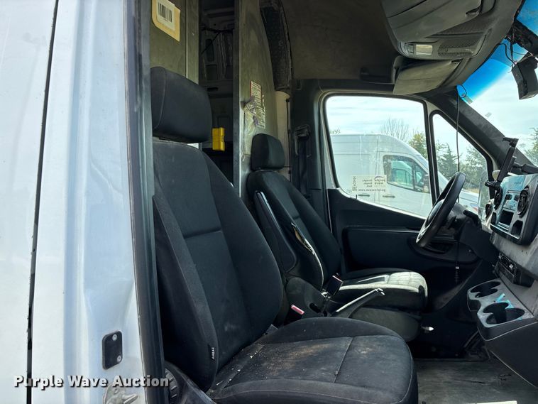 image for item FG0494 2019 Freightliner Sprinter 2500 van