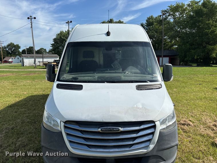 image for item FG0495 2019 Freightliner Sprinter 4500 van