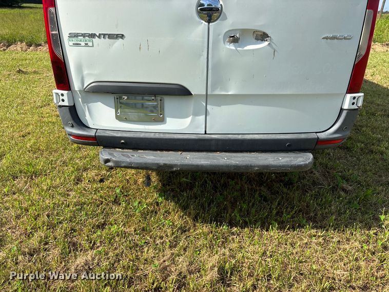 image for item FG0495 2019 Freightliner Sprinter 4500 van