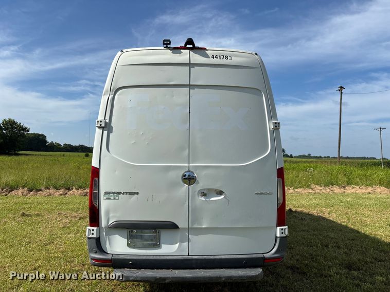 image for item FG0495 2019 Freightliner Sprinter 4500 van