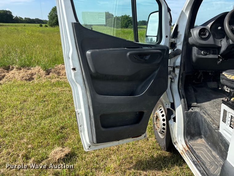 image for item FG0495 2019 Freightliner Sprinter 4500 van