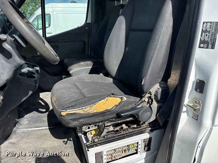 image for item FG0495 2019 Freightliner Sprinter 4500 van