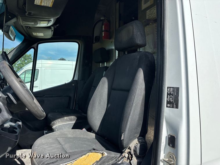 image for item FG0495 2019 Freightliner Sprinter 4500 van