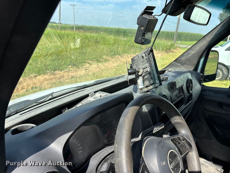 image for item FG0495 2019 Freightliner Sprinter 4500 van