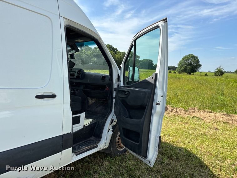 image for item FG0495 2019 Freightliner Sprinter 4500 van
