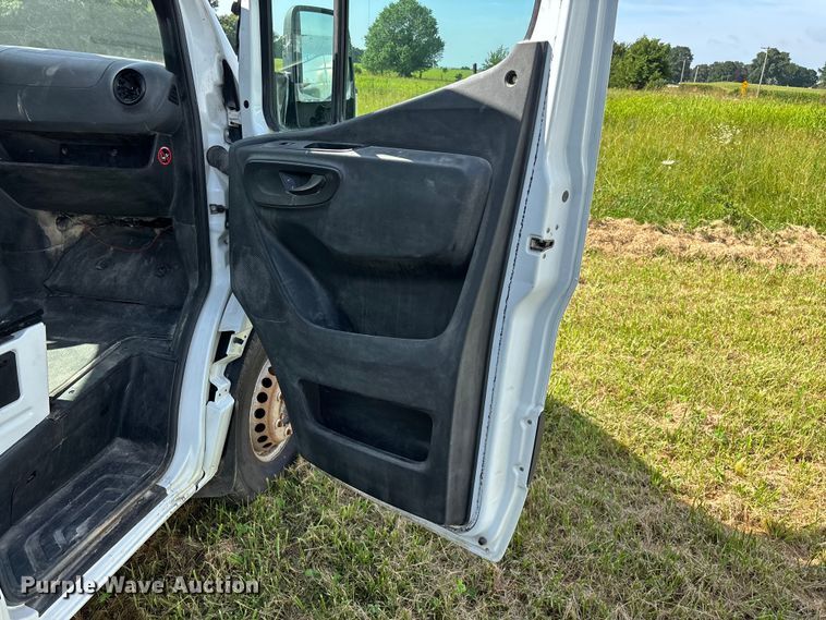 image for item FG0495 2019 Freightliner Sprinter 4500 van