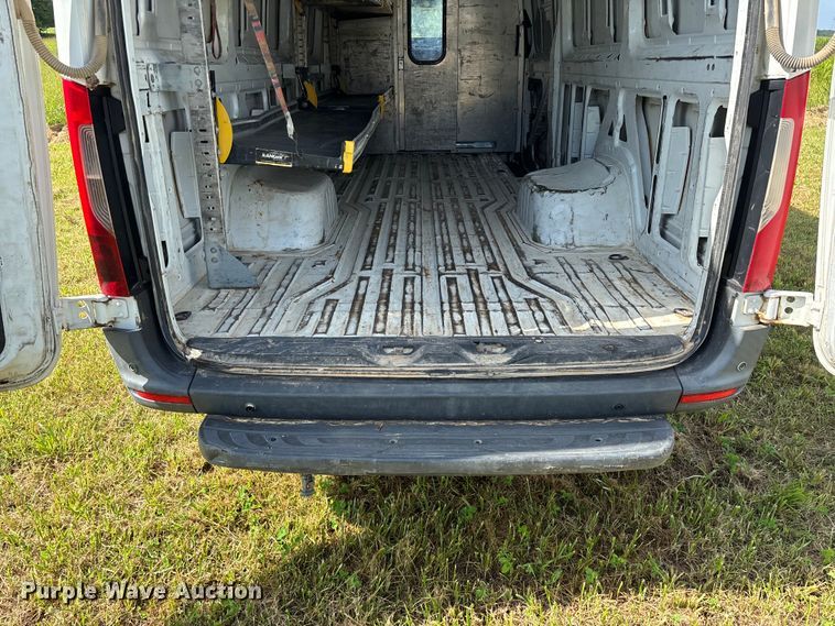 image for item FG0495 2019 Freightliner Sprinter 4500 van
