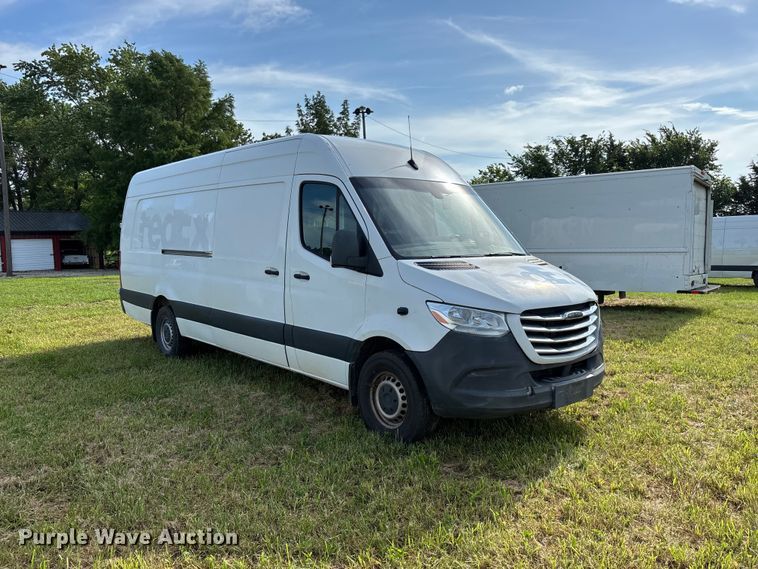 image for item FG0496 2019 Freightliner Sprinter 2500 van