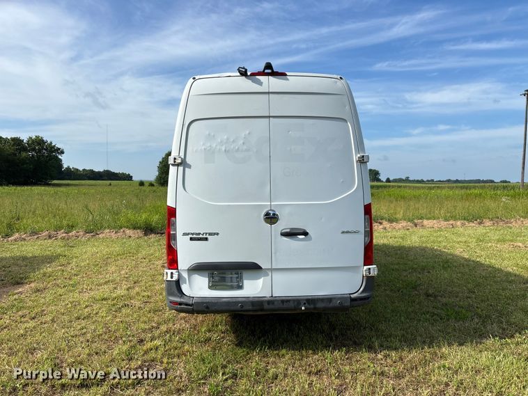 image for item FG0496 2019 Freightliner Sprinter 2500 van