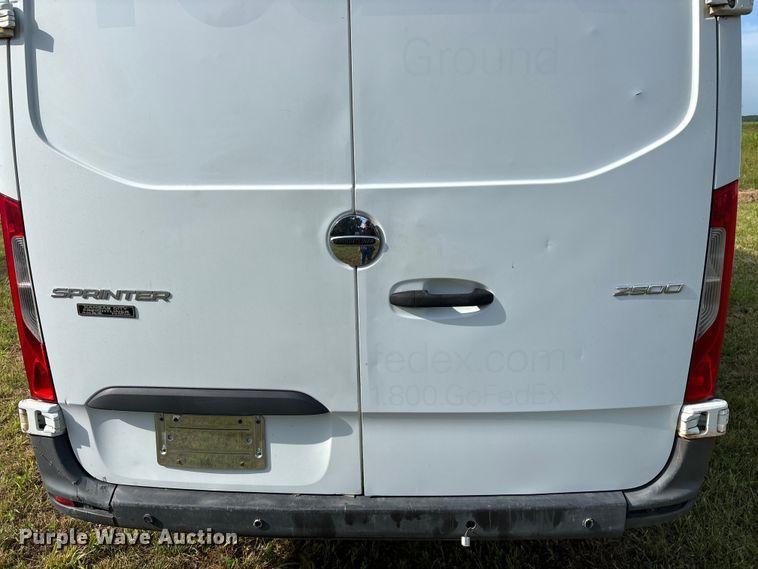 image for item FG0496 2019 Freightliner Sprinter 2500 van