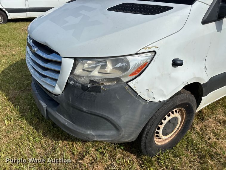 image for item FG0496 2019 Freightliner Sprinter 2500 van