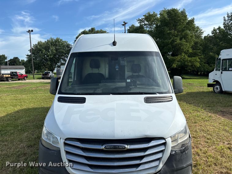 image for item FG0496 2019 Freightliner Sprinter 2500 van