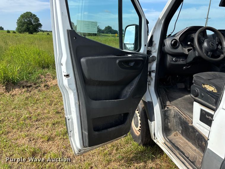 image for item FG0496 2019 Freightliner Sprinter 2500 van