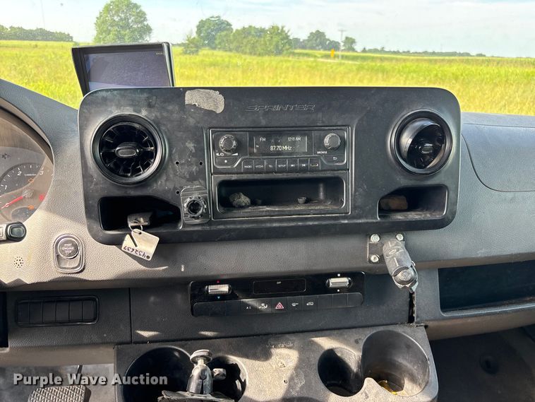 image for item FG0496 2019 Freightliner Sprinter 2500 van