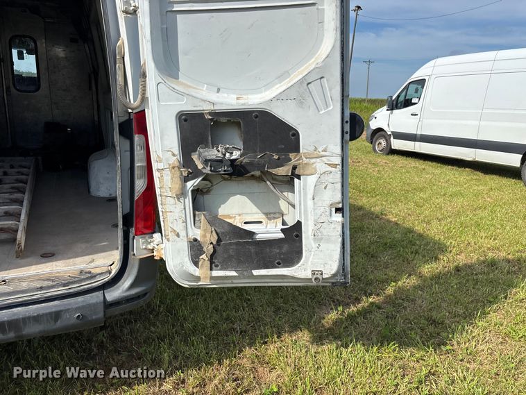 image for item FG0496 2019 Freightliner Sprinter 2500 van