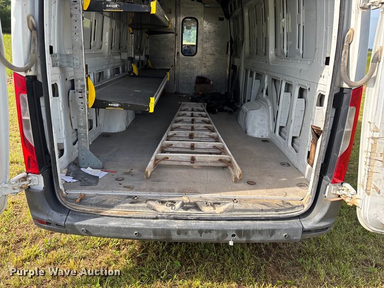 image for item FG0496 2019 Freightliner Sprinter 2500 van