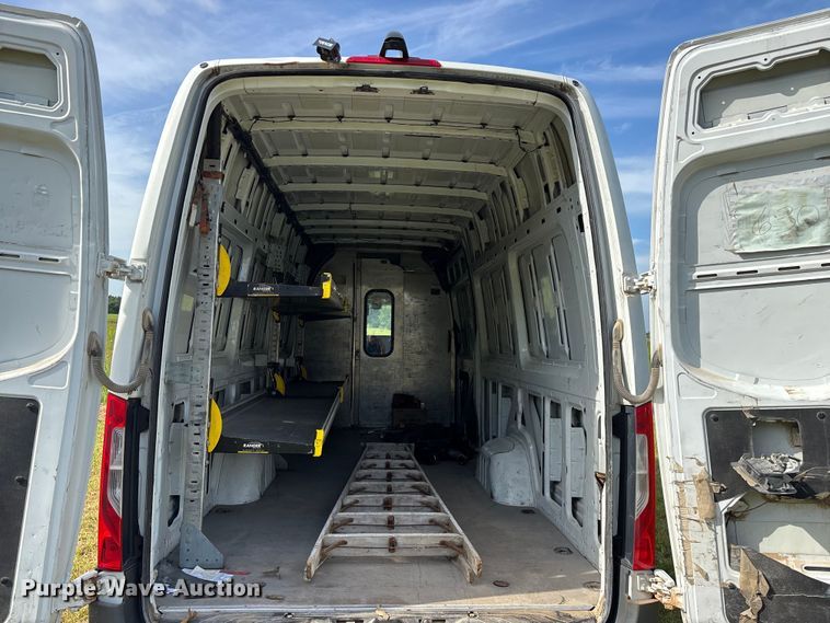 image for item FG0496 2019 Freightliner Sprinter 2500 van