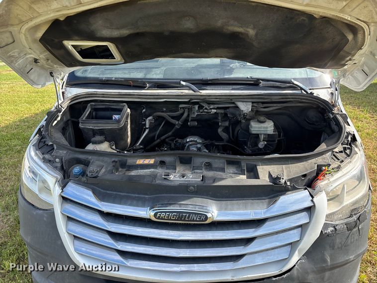 image for item FG0496 2019 Freightliner Sprinter 2500 van