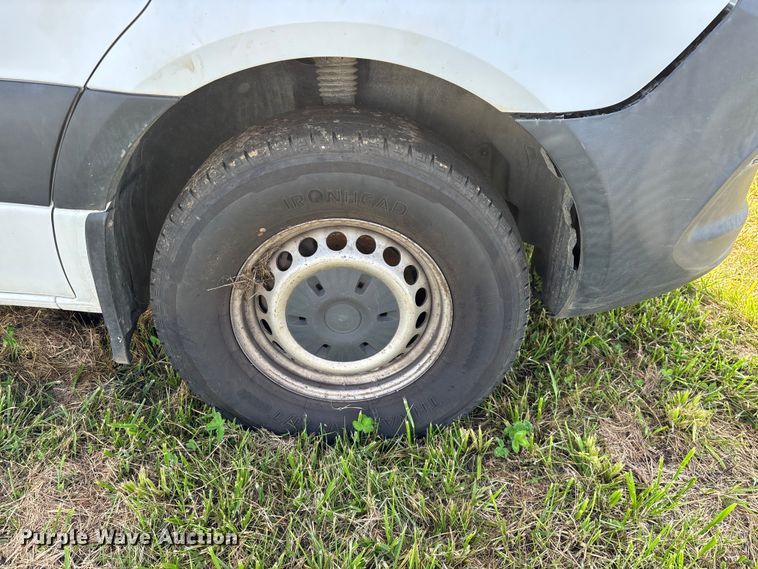 image for item FG0496 2019 Freightliner Sprinter 2500 van