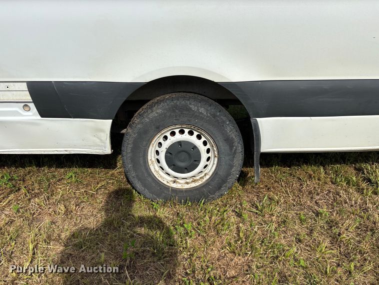 image for item FG0496 2019 Freightliner Sprinter 2500 van