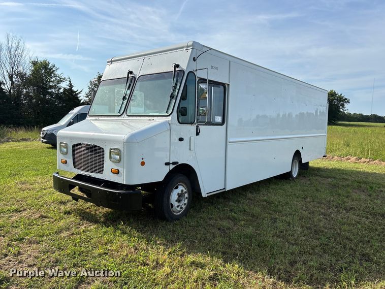 image for item FG0497 2017 Freightliner delivery truck