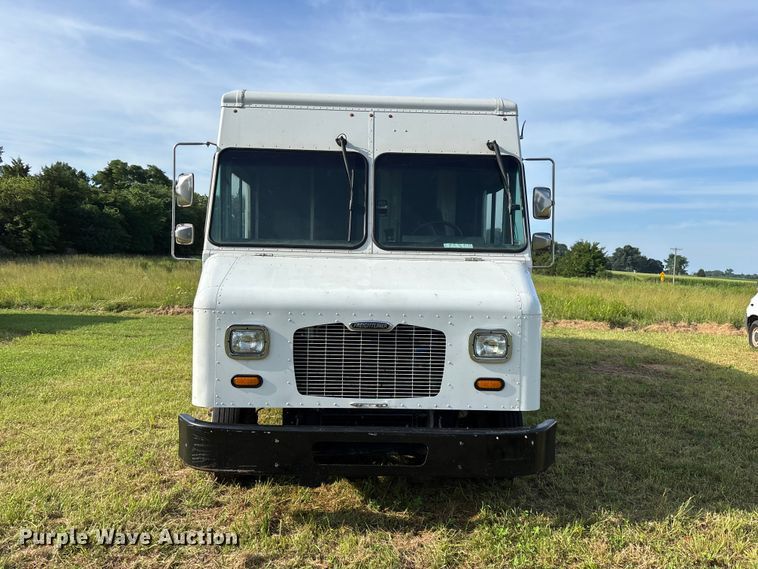 image for item FG0497 2017 Freightliner delivery truck